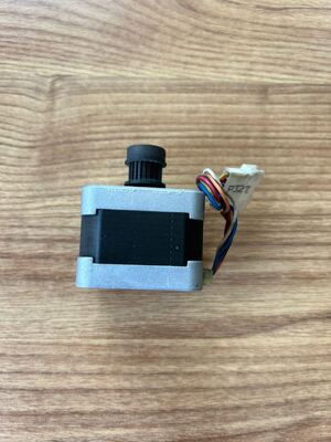 Προχωρημένος κινητήρας χαρτιού OEM W410494 W410494-01 W410494-02 Αντικατασκευαστικό ανταλλακτικό συμβατό με τον κινητήρα μεταφοράς χαρτιού Noritsu QSS3201 Digital Photo Minilab προμηθευτής