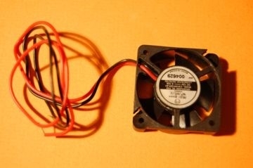 Μίνι ΜΟΝΑΔΑ ΑΝΕΜΙΣΤΗΡΩΝ εργαστηρίων Noritsu (3x3cm 12V) W407406-01 προμηθευτής